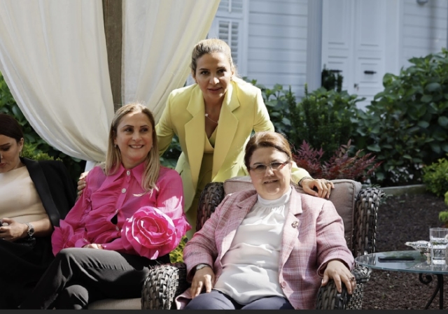 MERVE MERMER’İN AİLE VE SOSYAL POLİTİKALAR BAKANI İLE İSTİŞARESİ