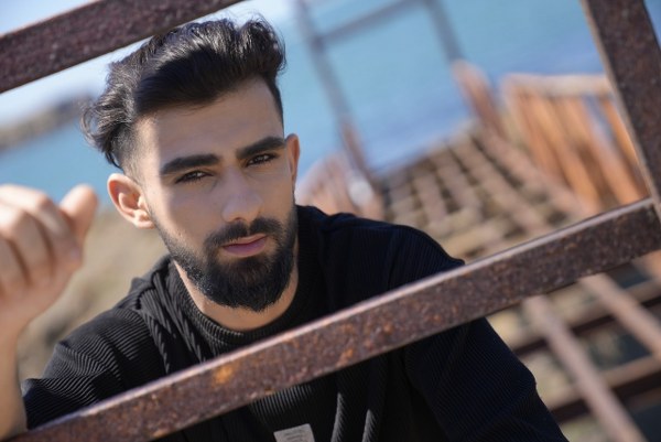 HÜNKAR GÖKSU Yaza Damga Vuran ‘MANİTAYLA TANGO’ ile Geri Döndü!