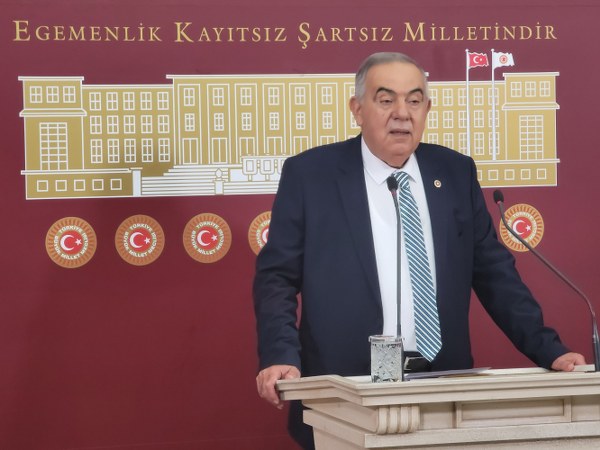 Ülkenin bunca emek sonucu yetişen değerli evlatlarını, değerlerini kaybetmeyelim, sahip çıkalım