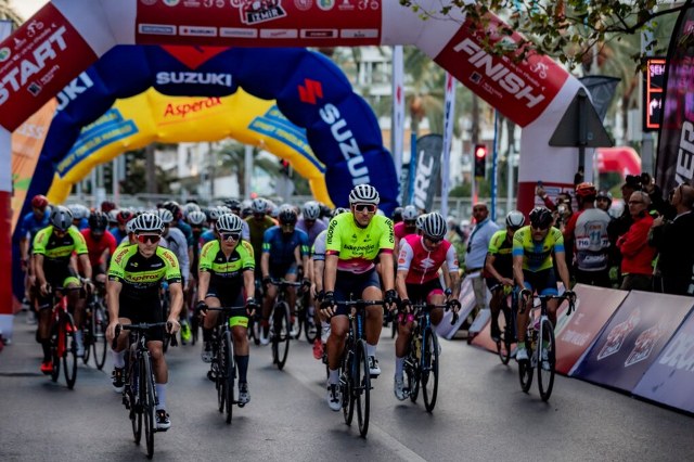 Amatör Yol Bisiklet Yarışı Granfondo’nun son etabı İzmir’de tamamlandı