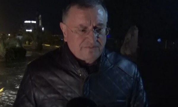 İSKENDURUN DOLGU SAHİLİNDDE 1 METRELİK ÇÖKME TESPİT ETTİ