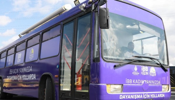 MOR OTOBÜS YOLA ÇIKIYOR