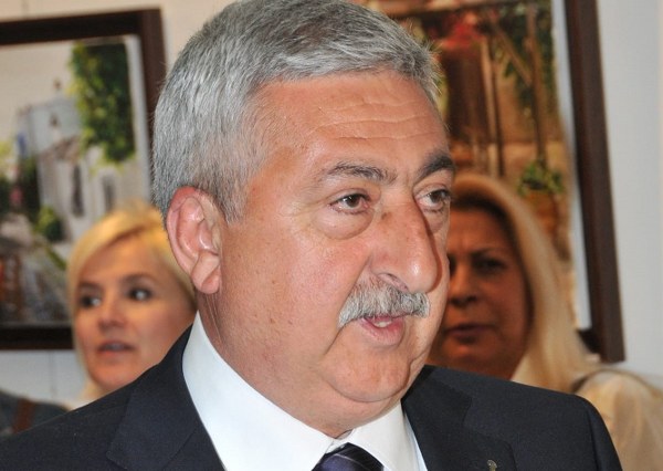 ÜRÜNLERİ FİYATI VE GRAMAJI İLE DİKTE EDİYORLAR