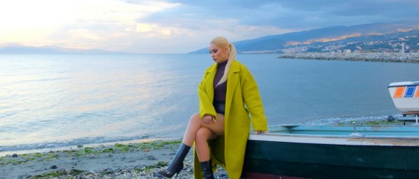 FULYA ÜNAL MÜZİK DÜNYASINA KRALİÇE OLMAK İÇİN DÖNDÜM