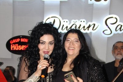 ŞAHSENEM 500 KADINLA EĞLENDİ