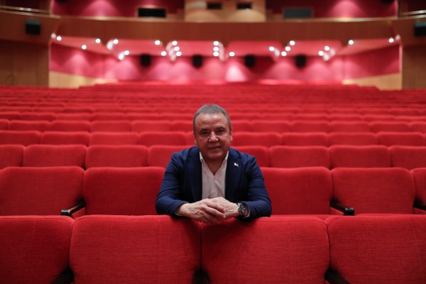 Başkan Böcek: “Antalya’yı sanatın merkezi yapacağız”