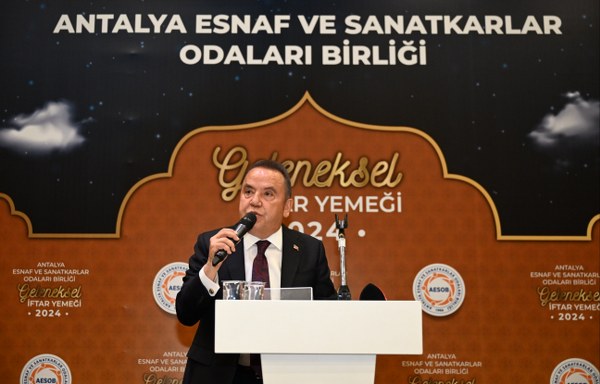 Başkan Böcek’e Konyaaltı’nda yoğun ilgi