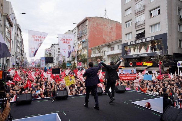 ÜMRANİYE’DE, İMAMOĞLU VE ERDOĞDU COŞKUSU