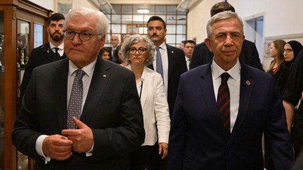 MANSUR YAVAŞ VE ALMANYA CUMHURBAŞKANI STEINMEIER BİR ARAYA GELDİ