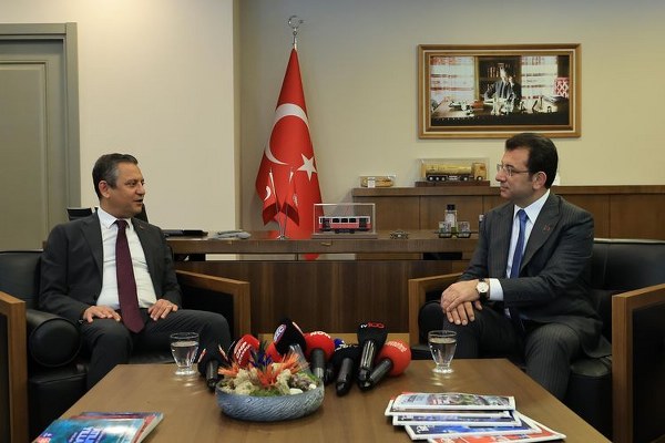CHP GENEL BAŞKANINDAN İMAMOĞLU’NA TEBRİK ZİYARETİ
