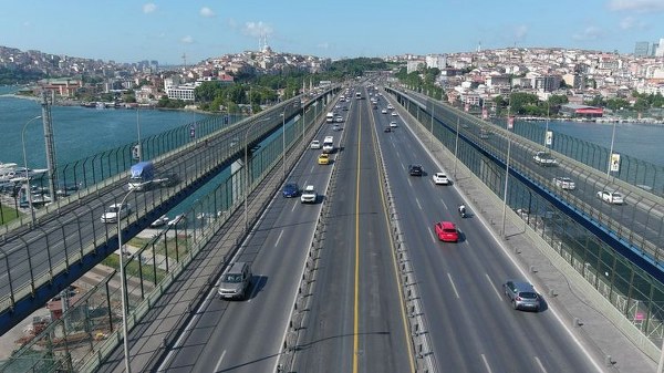 HALİÇ KÖPRÜSÜ METROBÜS YOLU YENİLENİYOR