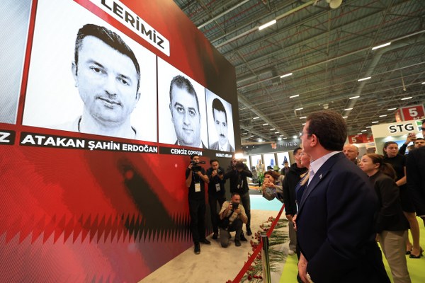 TUSAŞ STANDINI ZİYARET ETTİ