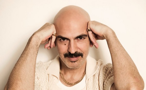 Soner Sarıkabadayı’nın Yeni Şarkısı “Mevzu Derin” Global Viral Listelerde!