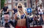 HANDE YENER AVRUPA’YA AÇILDI